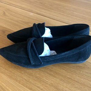 Like new Steve Madden Black Suede Flats SIze 7m